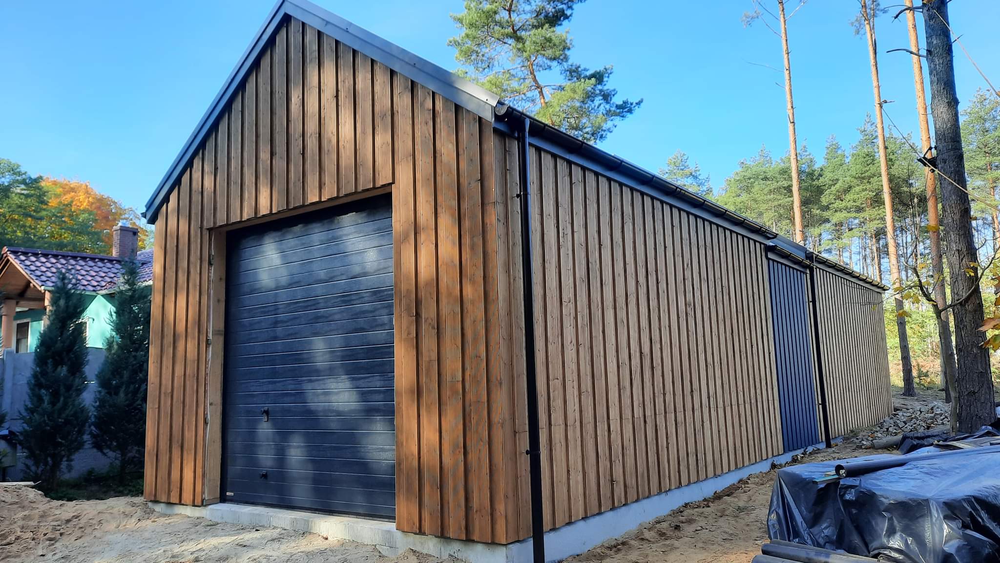 Zabezpieczenie konstrukcji drewnianej budynku spotkań i gier